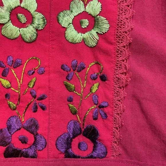 Womens‎ Floral Embroidered Crop Top Size L/XL Pink Smocked Tie Waist V Neck Boho - Picture 3 of 6